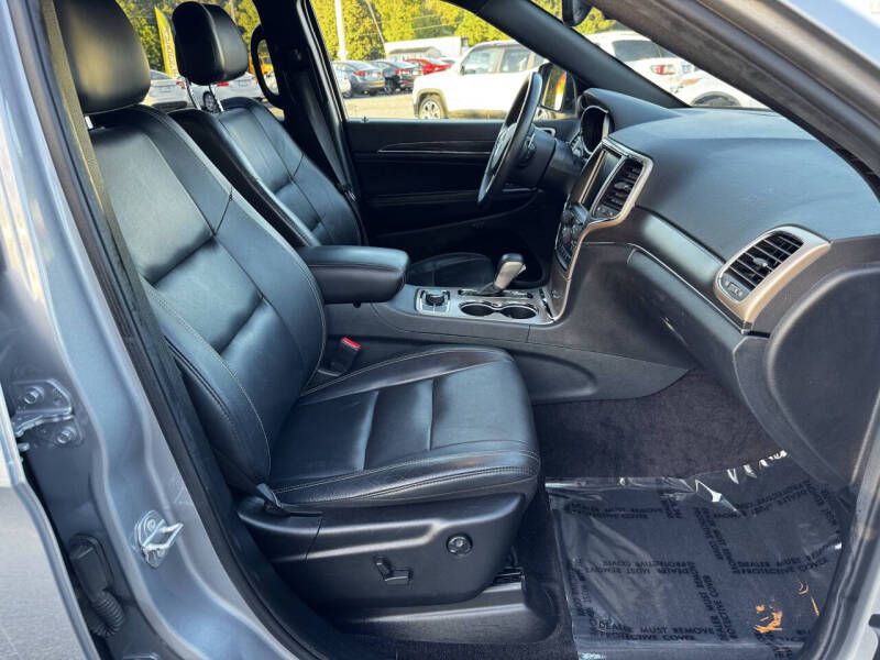 2017 Jeep Grand Cherokee Image 20