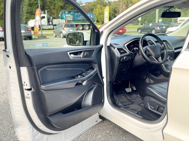 2017 Ford Edge Image 7