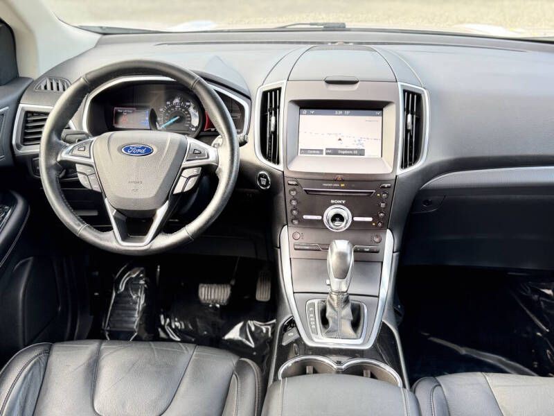 2017 Ford Edge Image 14