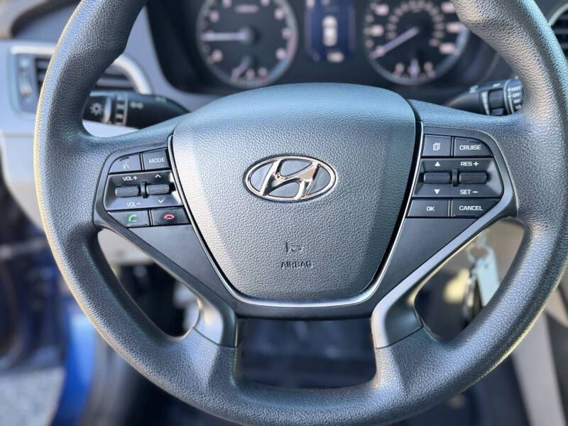 2017 Hyundai Sonata Image 9