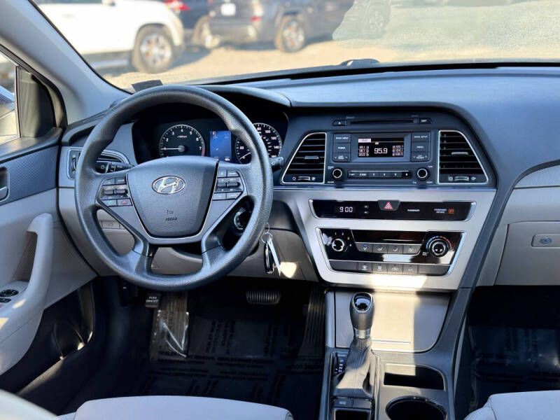 2017 Hyundai Sonata Image 13