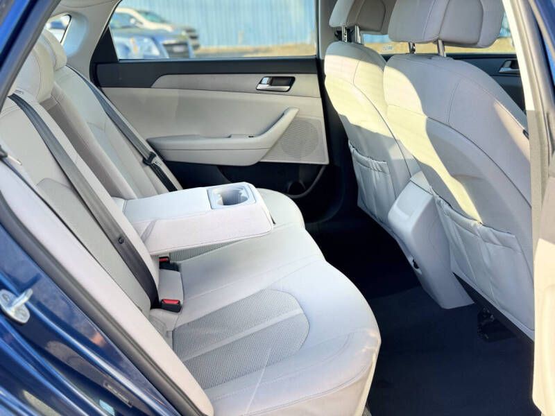 2017 Hyundai Sonata Image 16