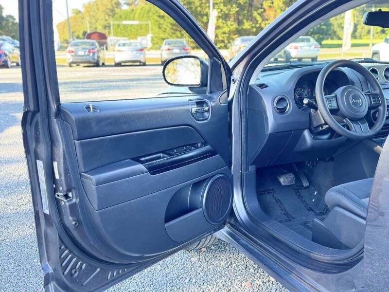 2016 Jeep Compass Image 7
