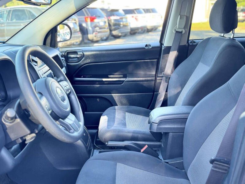 2016 Jeep Compass Image 8