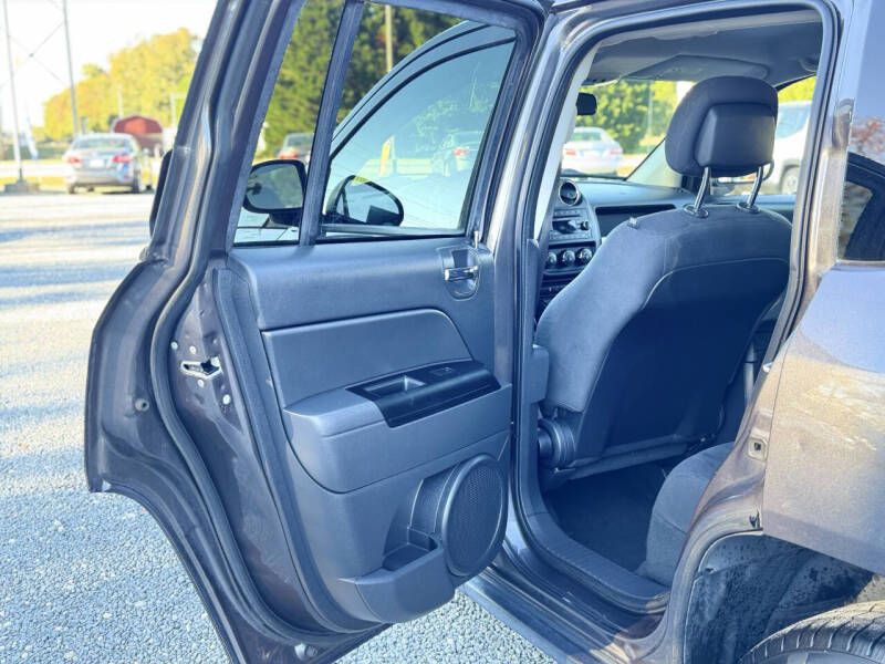 2016 Jeep Compass Image 11