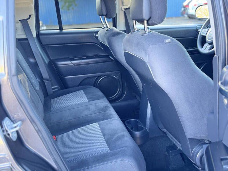 2016 Jeep Compass Image 16