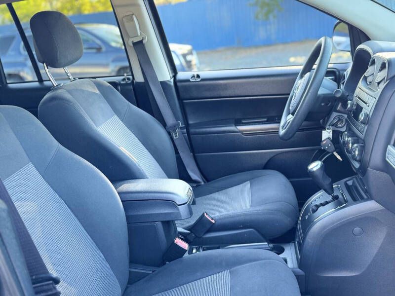 2016 Jeep Compass Image 18