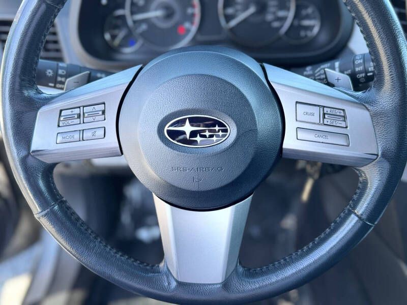 2011 Subaru Outback Image 10