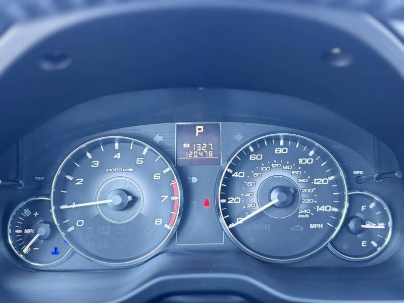 2011 Subaru Outback Image 11