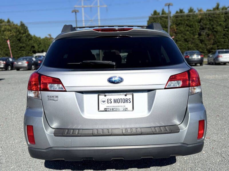 2011 Subaru Outback Image 23