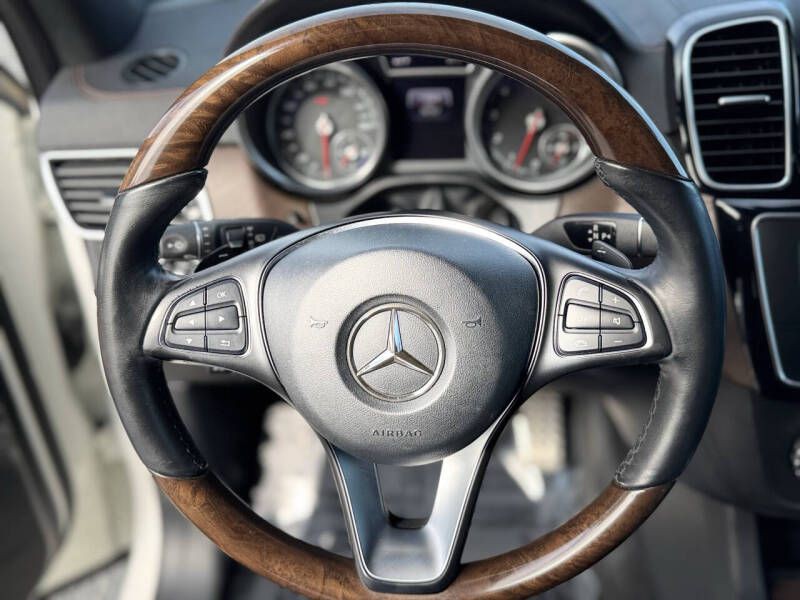 2016 Mercedes-Benz GLE-Class Image 10