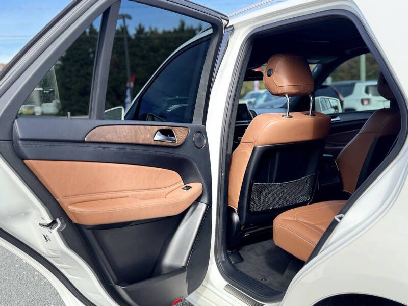 2016 Mercedes-Benz GLE-Class Image 13