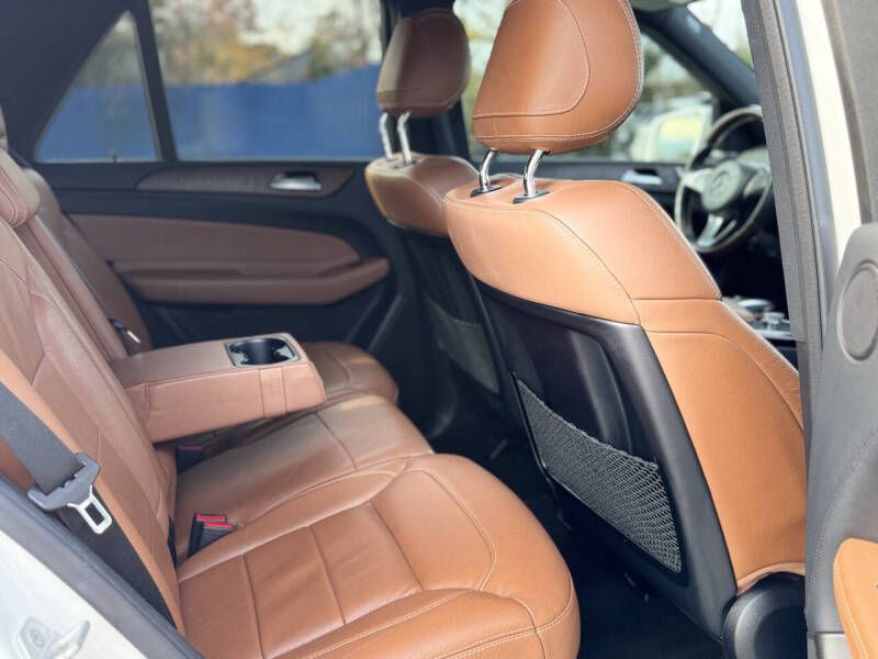 2016 Mercedes-Benz GLE-Class Image 18