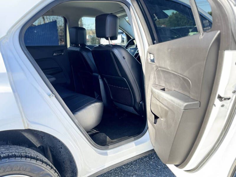 2016 Chevrolet Equinox Image 17