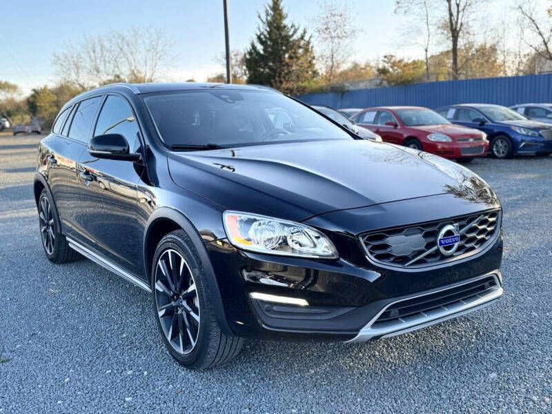2017 Volvo V60 Image 6