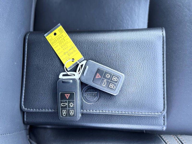 2017 Volvo V60 Image 21