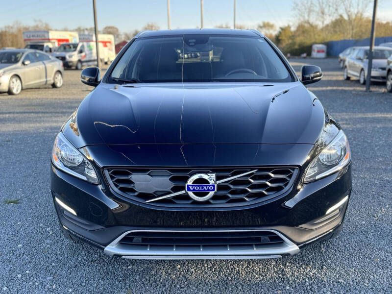 2017 Volvo V60 Image 24