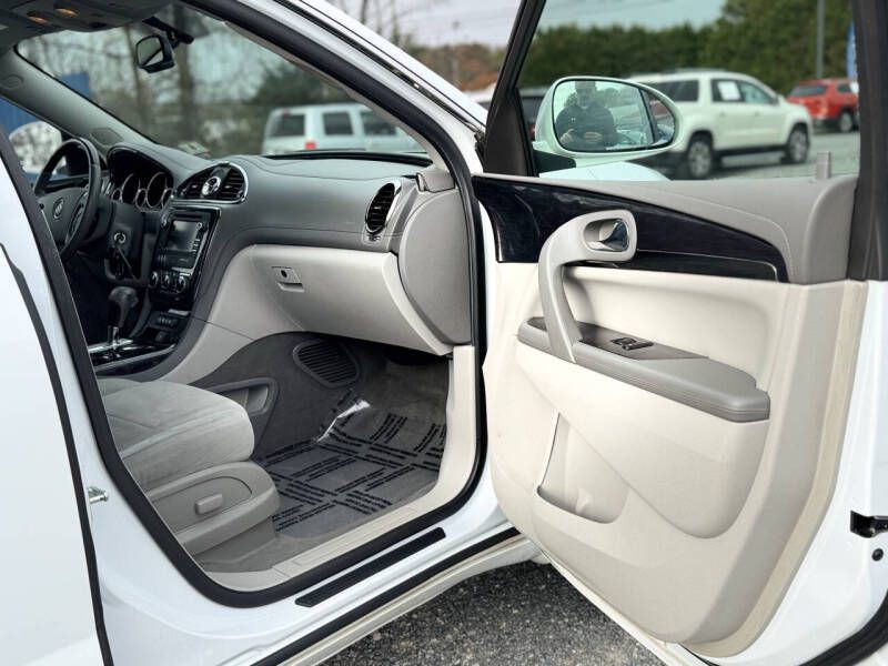 2016 Buick Enclave Image 19
