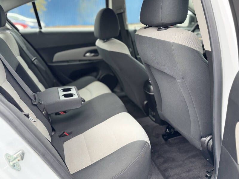 2012 Chevrolet Cruze Image 14