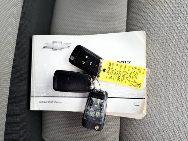 2012 Chevrolet Cruze Image 17