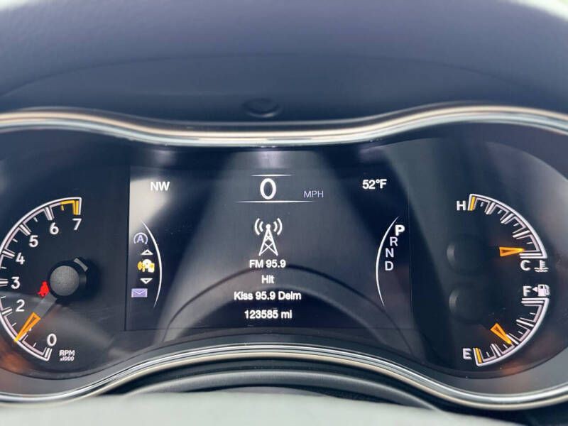 2016 Jeep Grand Cherokee Image 11