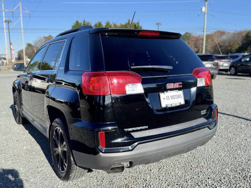 2017 GMC Terrain Image 3