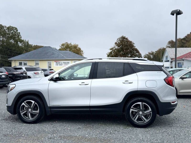 2021 GMC Terrain Image 2