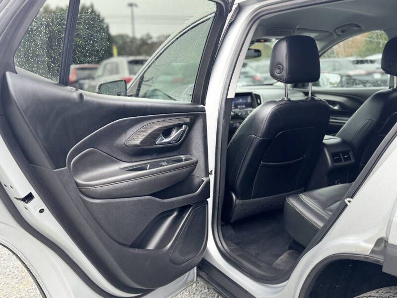 2021 GMC Terrain Image 13