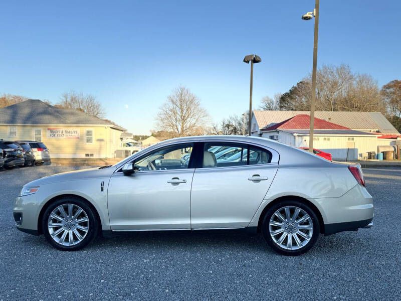 2011 Lincoln MKS Image 2