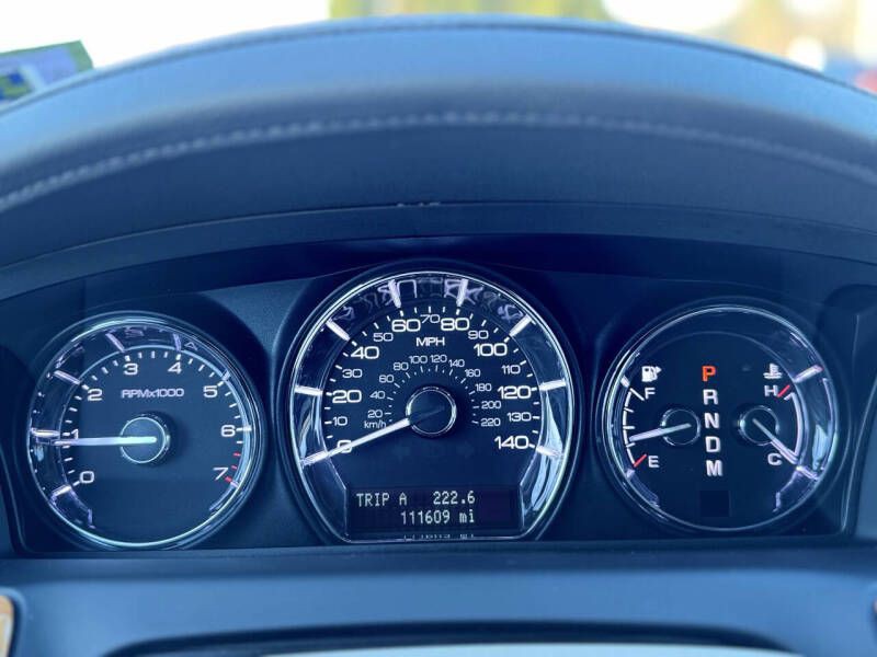 2011 Lincoln MKS Image 10