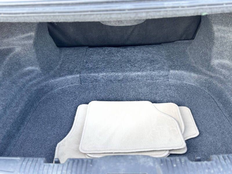 2011 Lincoln MKS Image 15