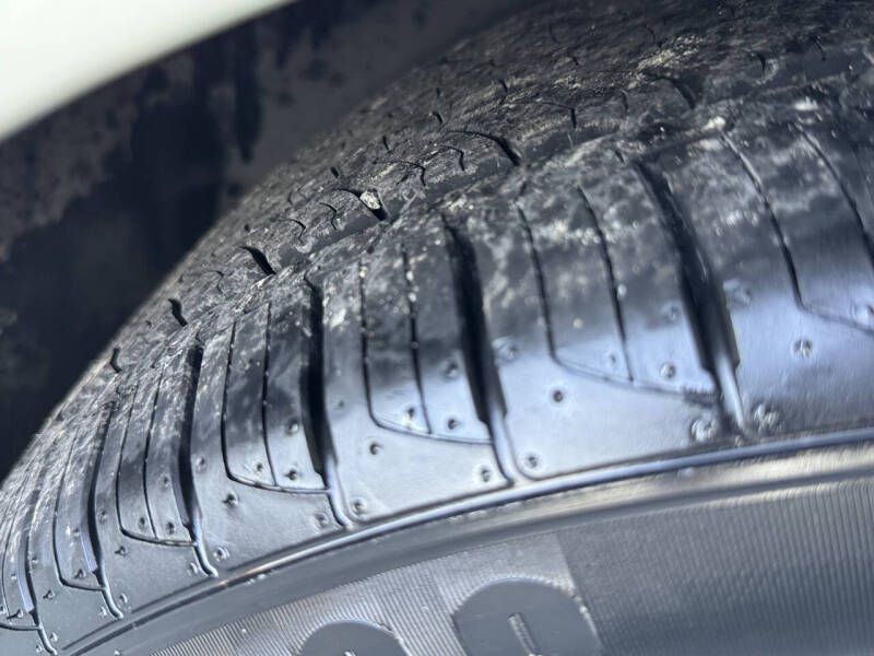 2011 Lincoln MKS Image 22