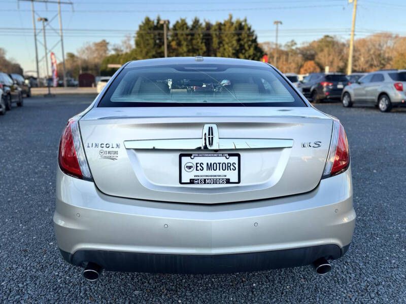 2011 Lincoln MKS Image 23