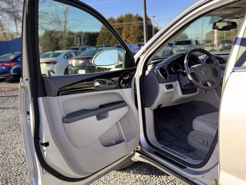 2016 Buick Enclave Image 8