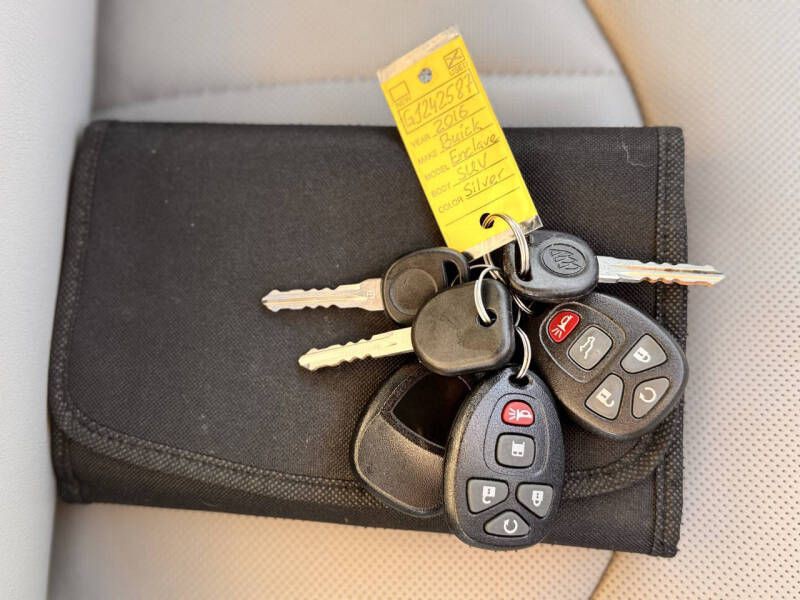 2016 Buick Enclave Image 22