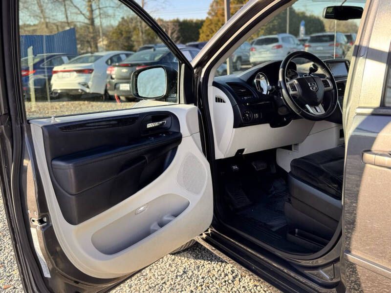 2016 Dodge Grand Caravan Image 8