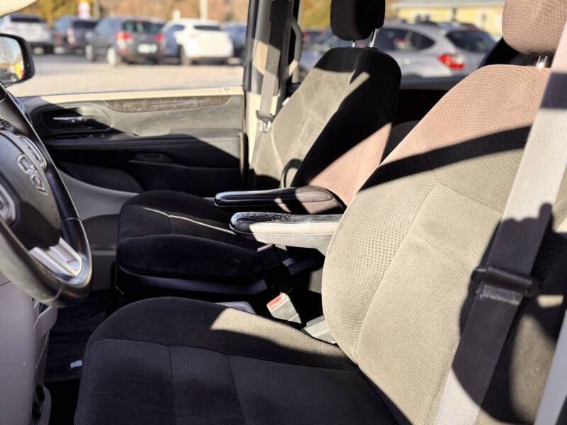 2016 Dodge Grand Caravan Image 9