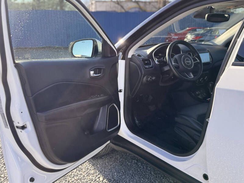 2018 Jeep Compass Image 8