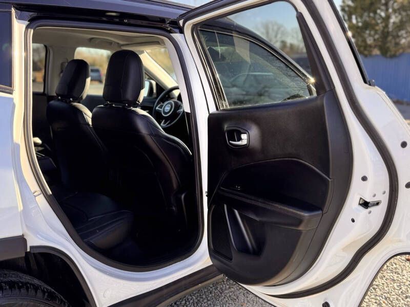 2018 Jeep Compass Image 16