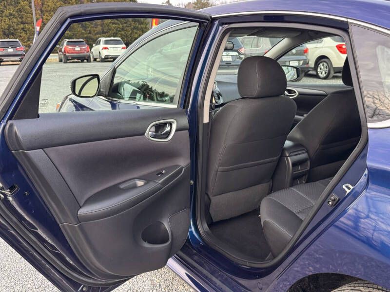 2017 Nissan Sentra Image 12