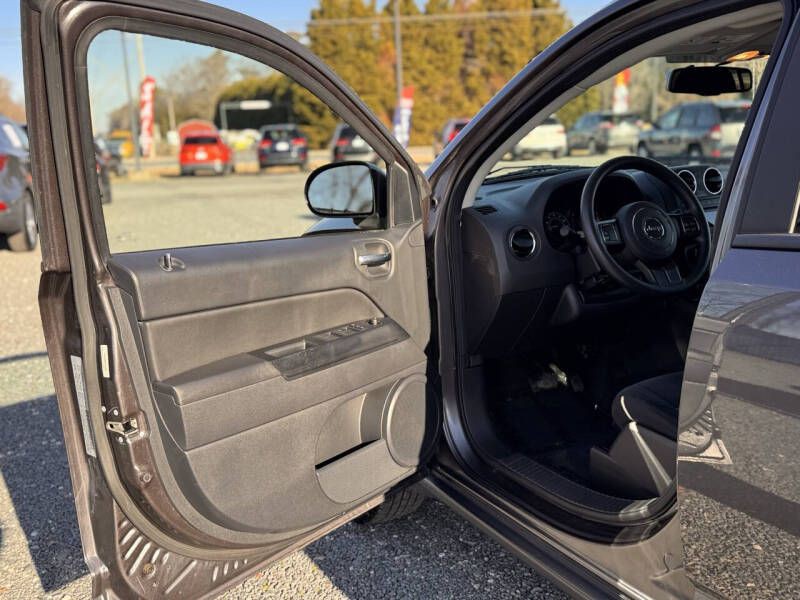 2017 Jeep Compass Image 7