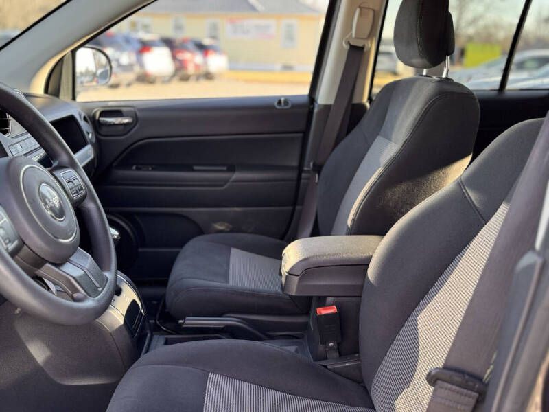 2017 Jeep Compass Image 8