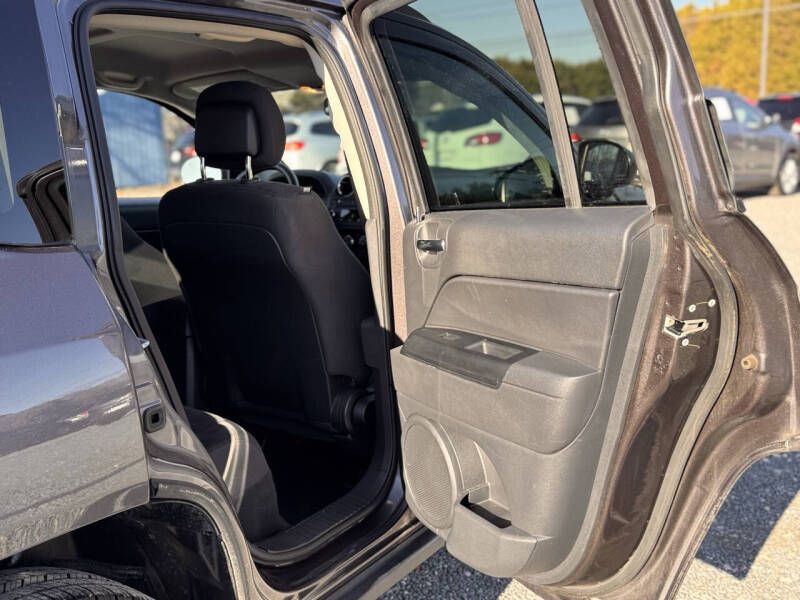 2017 Jeep Compass Image 15