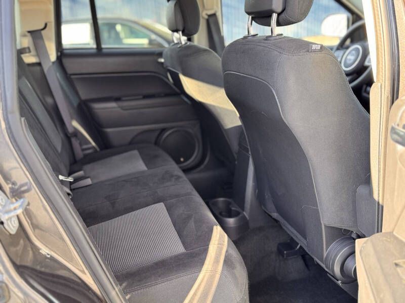 2017 Jeep Compass Image 16