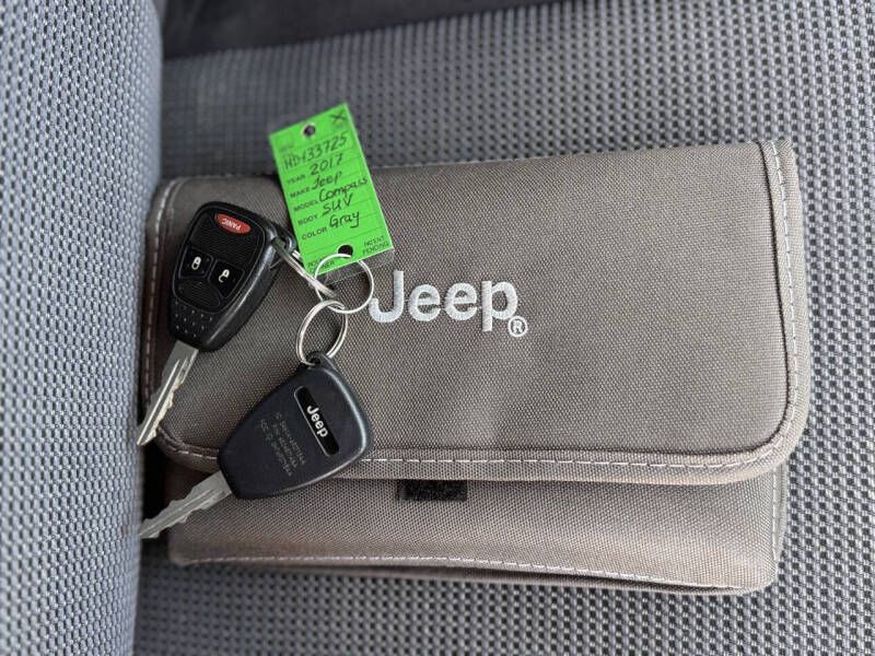 2017 Jeep Compass Image 19