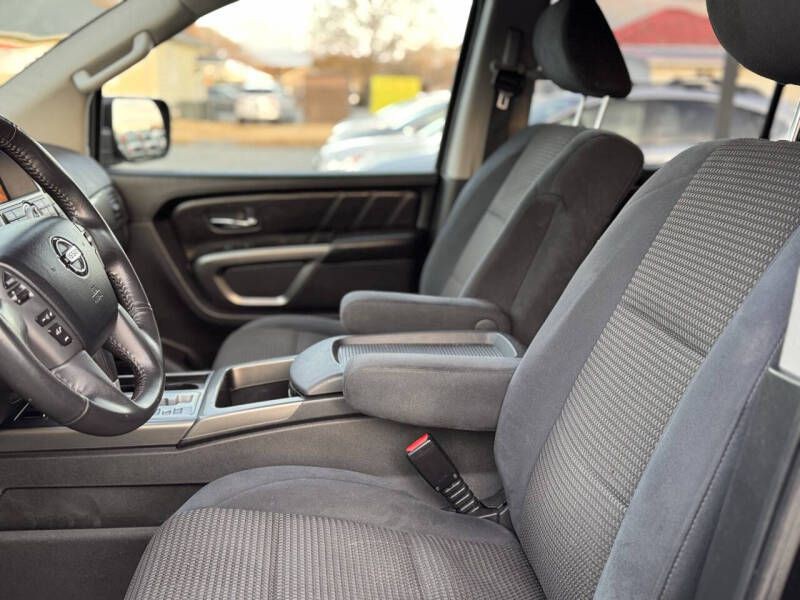 2015 Nissan Armada Image 9