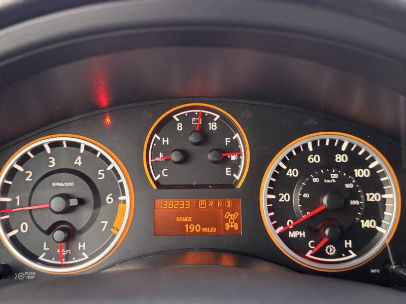 2015 Nissan Armada Image 11