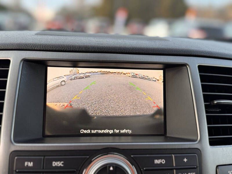 2015 Nissan Armada Image 12