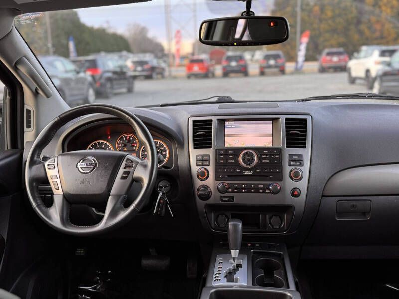 2015 Nissan Armada Image 15