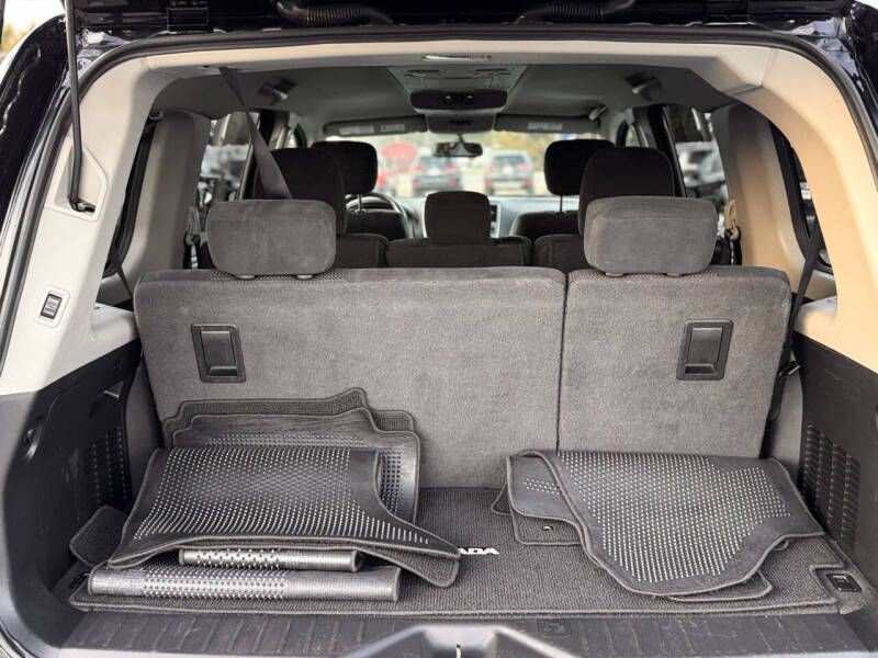 2015 Nissan Armada Image 17